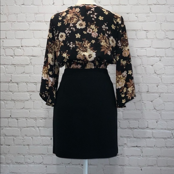 et vous Cute Wrap Skirt with Front Button Closure 100% Wool Perfect for Holidays - Picture 5 of 6